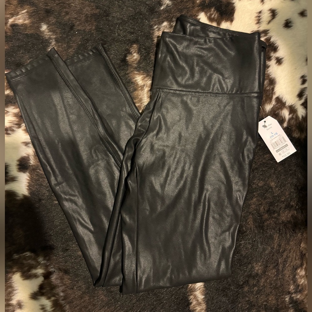 Faux leather leggings